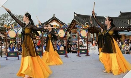 신라오기 공연