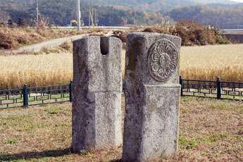 보문사지 연화문 당간지주