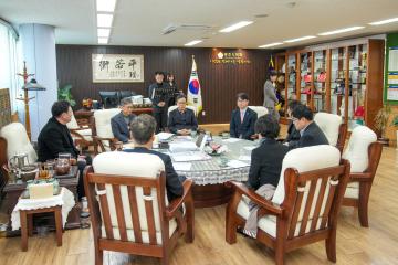 2025회계연도 결산검사위원 대표위원 선출 및 위촉장 수여