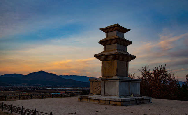 창림사지 삼층석탑 일몰