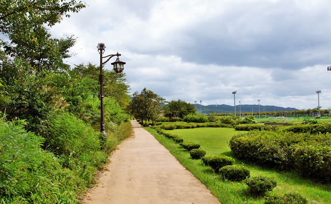 북천 둔치 산책로