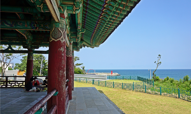 이견대 측면