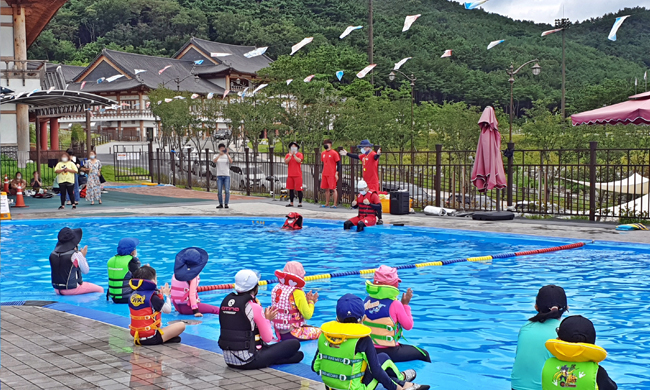 화랑마을 문무야외수영장 수상수련활동