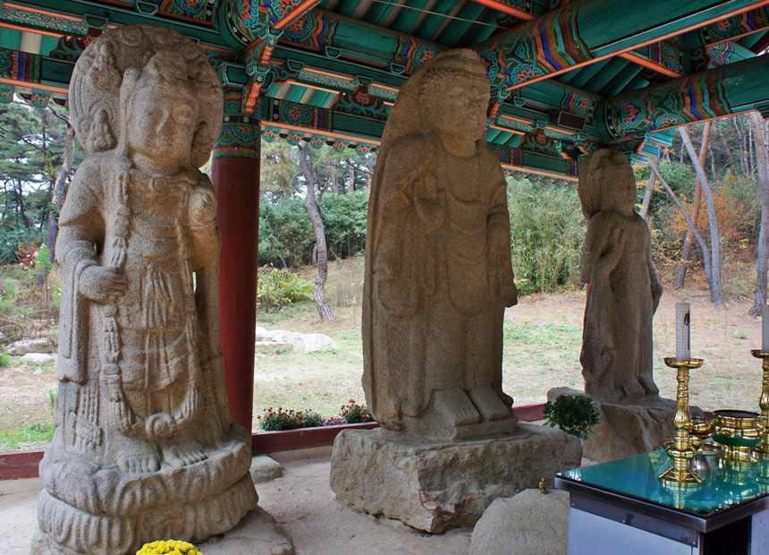 배동 석조여래 삼존입상