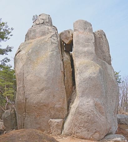 마석산 동쪽 암릉군의 다양한 바위