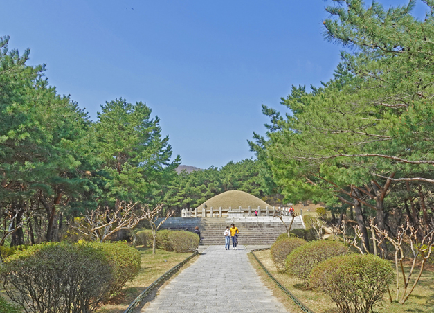 경주 김유신묘