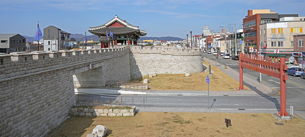 경주 둘레길 ‘경주읍성길_향일문’