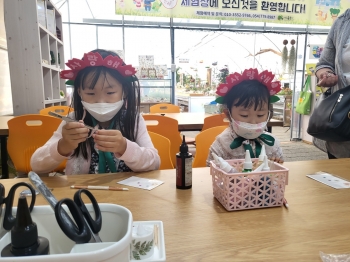 귀여운 자매의 꽃누르미체험