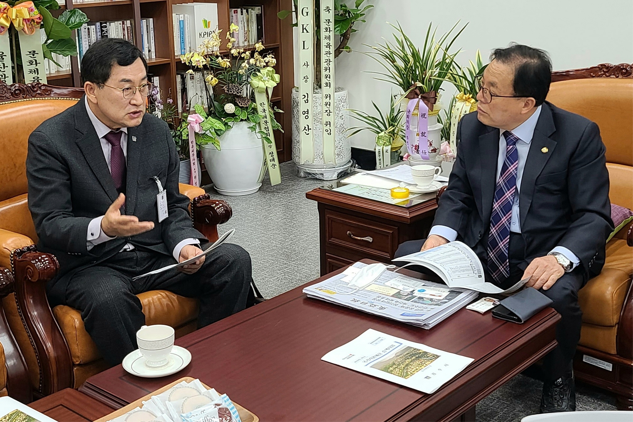 주낙영 경주시장 국회 찾아... 신라왕경·문무대왕릉 정비 사업 등 필수 국비 확보에 ‘사활’