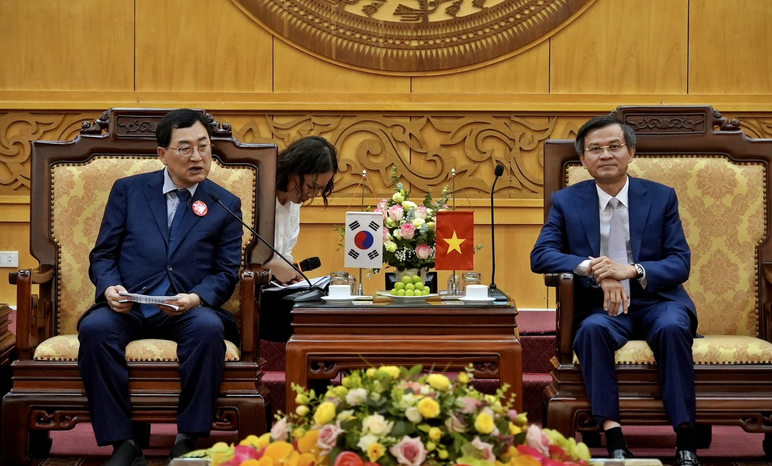 주낙영 시장을 단장으로 한 경주시 대표단이 지난 3일부터 8일까지 4박 6일의 일정으로 베트남을 방문한 가운데, 3일 닌빈성을 방문해 두 도시 간 협력 방안을 논의하고 있다.
