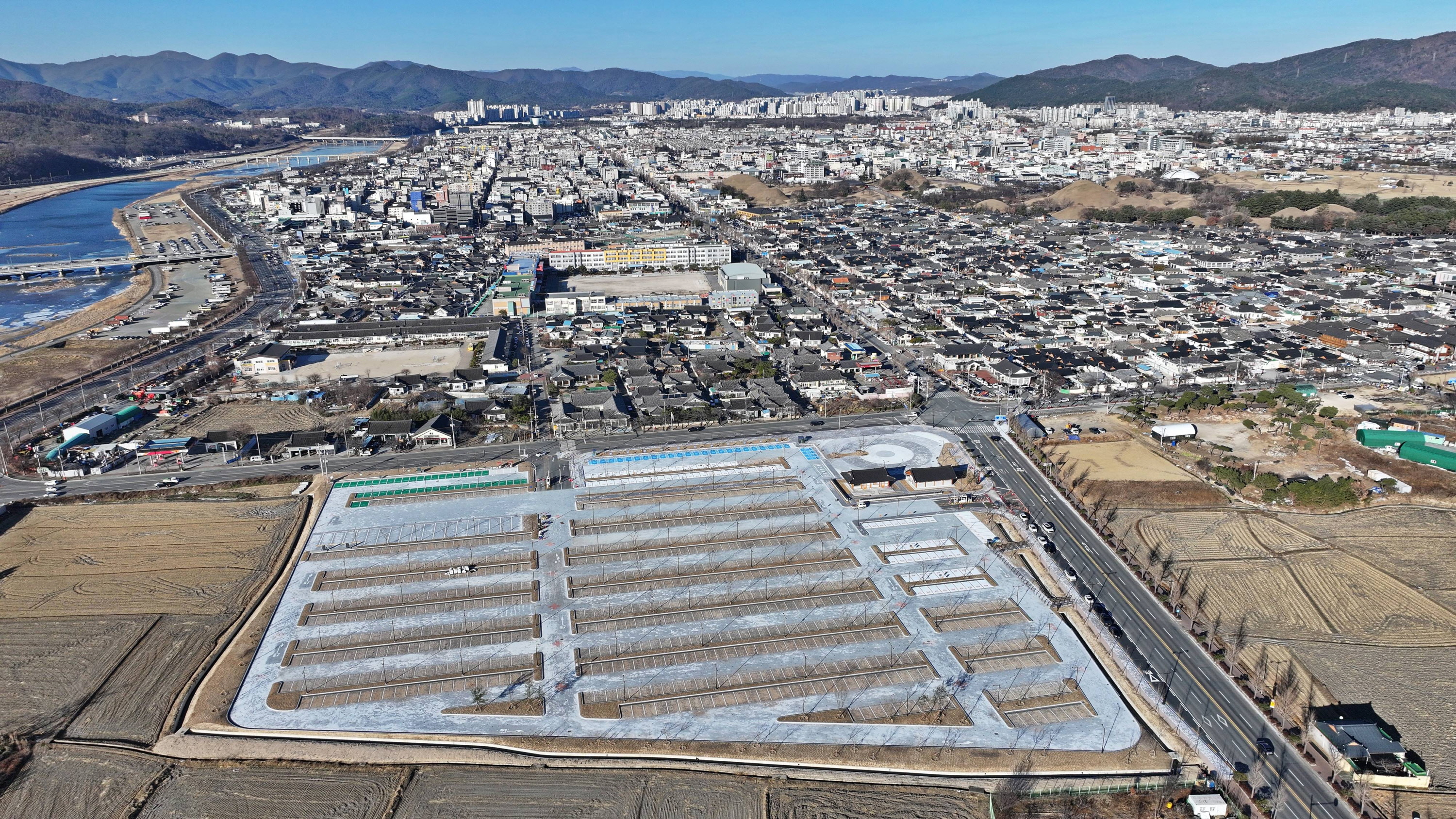 보도자료_경주 황리단길 대형 환승주차장 가동.JPG