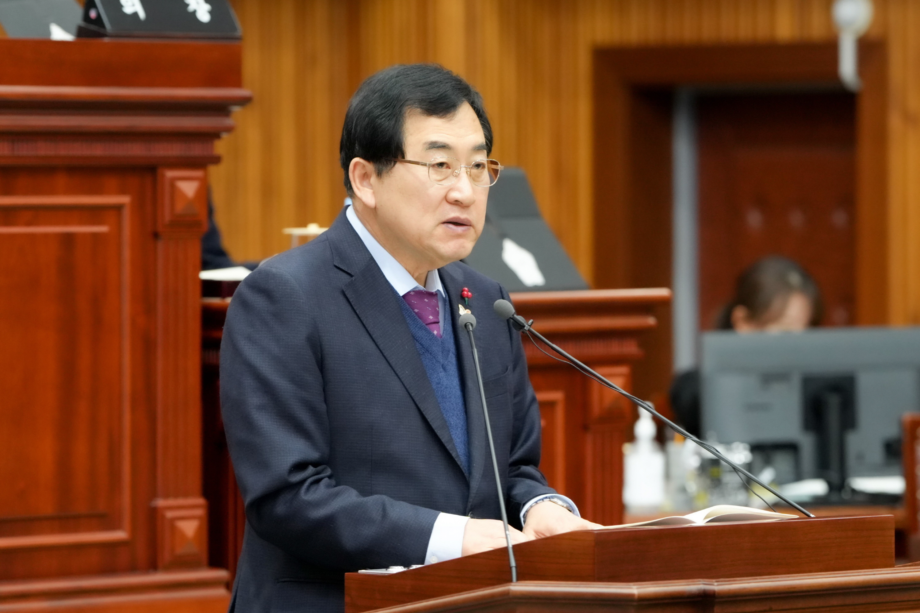 주낙영 경주시장이 29일 경주시의회 본회의장에서 열린 제295회 경주시의회 임시회에서 2026년 시정에 관한 보고를 하고 있다.