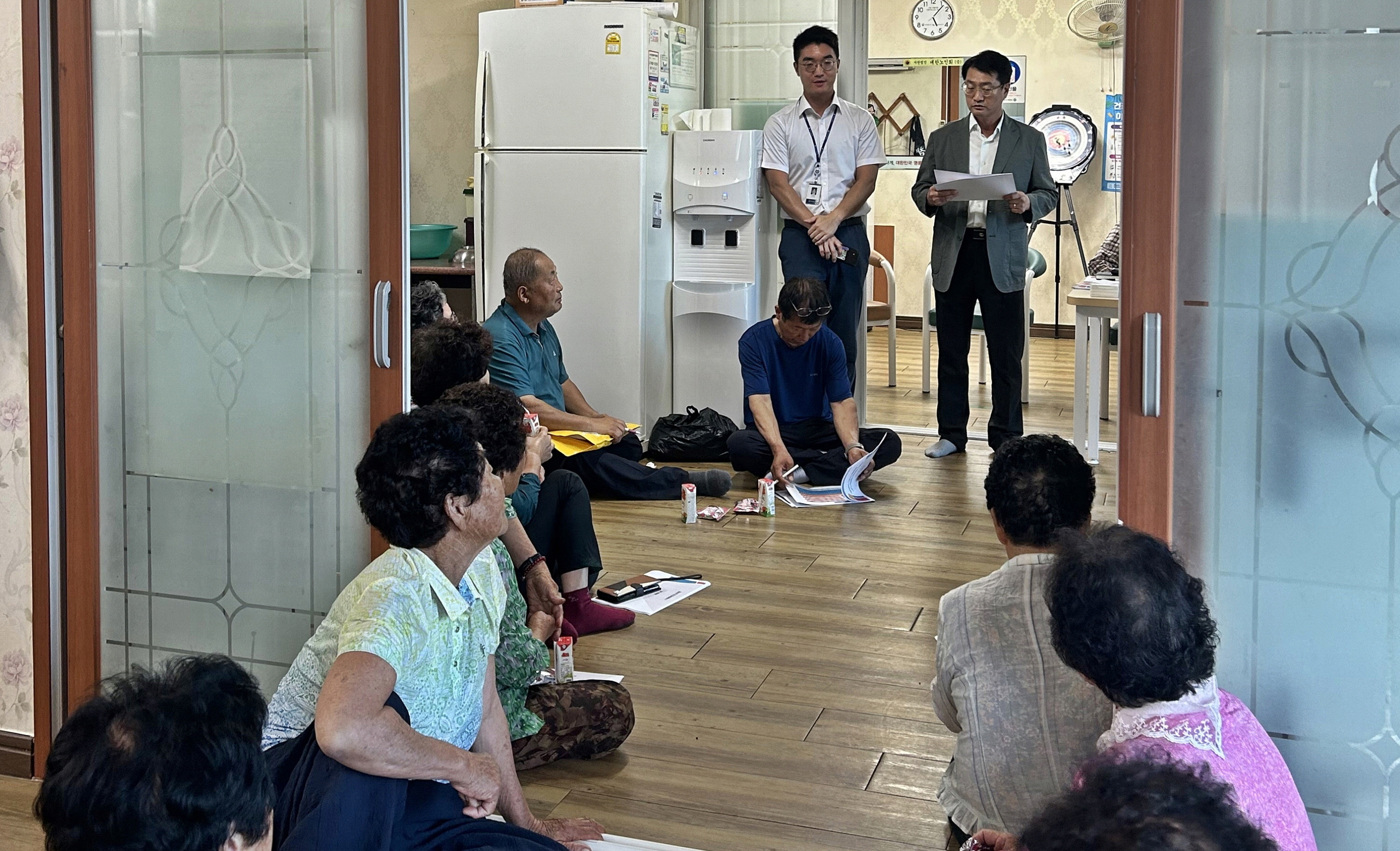 경주시와 LPG사업관리원은 선도동 야척마을 회관에서 ‘LPG 소형저장탱크 보급사업’ 추진을 위한 주민설명회를 20일 개최하고 있다.