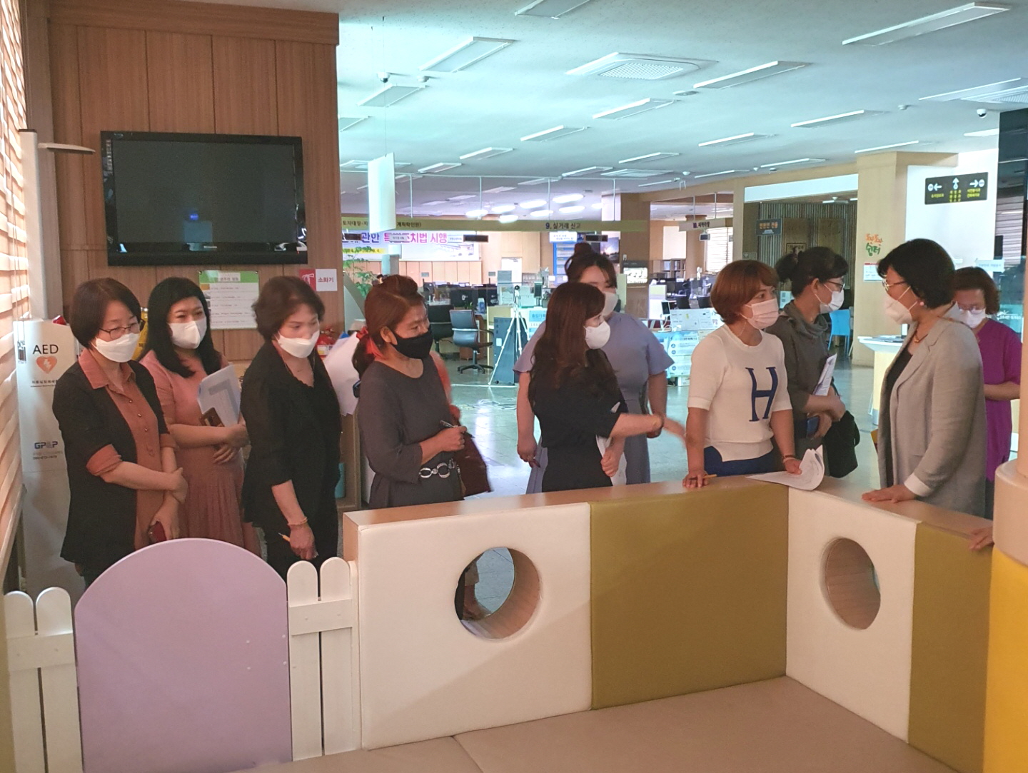 경주시가 지난 24일 ‘여성친화도시 시민참여단 비전스쿨’ 현장실습교육을 진행하고 있다