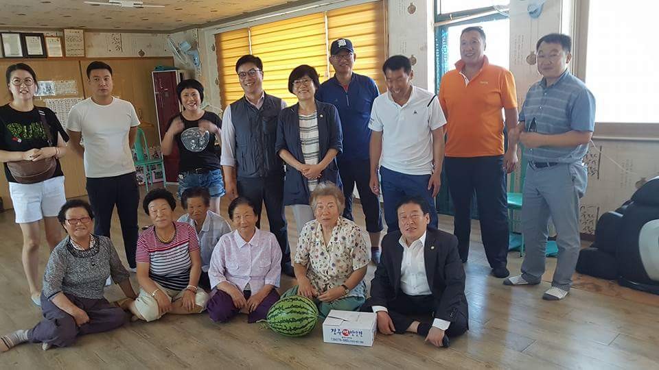 말복 앞두고 경로당 위문