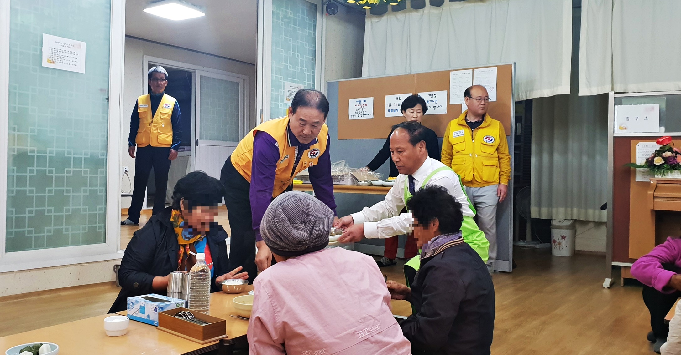 사랑의 급식 자원봉사