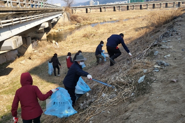 경주시 현곡면, 새한아파트 주변 대청소 실시