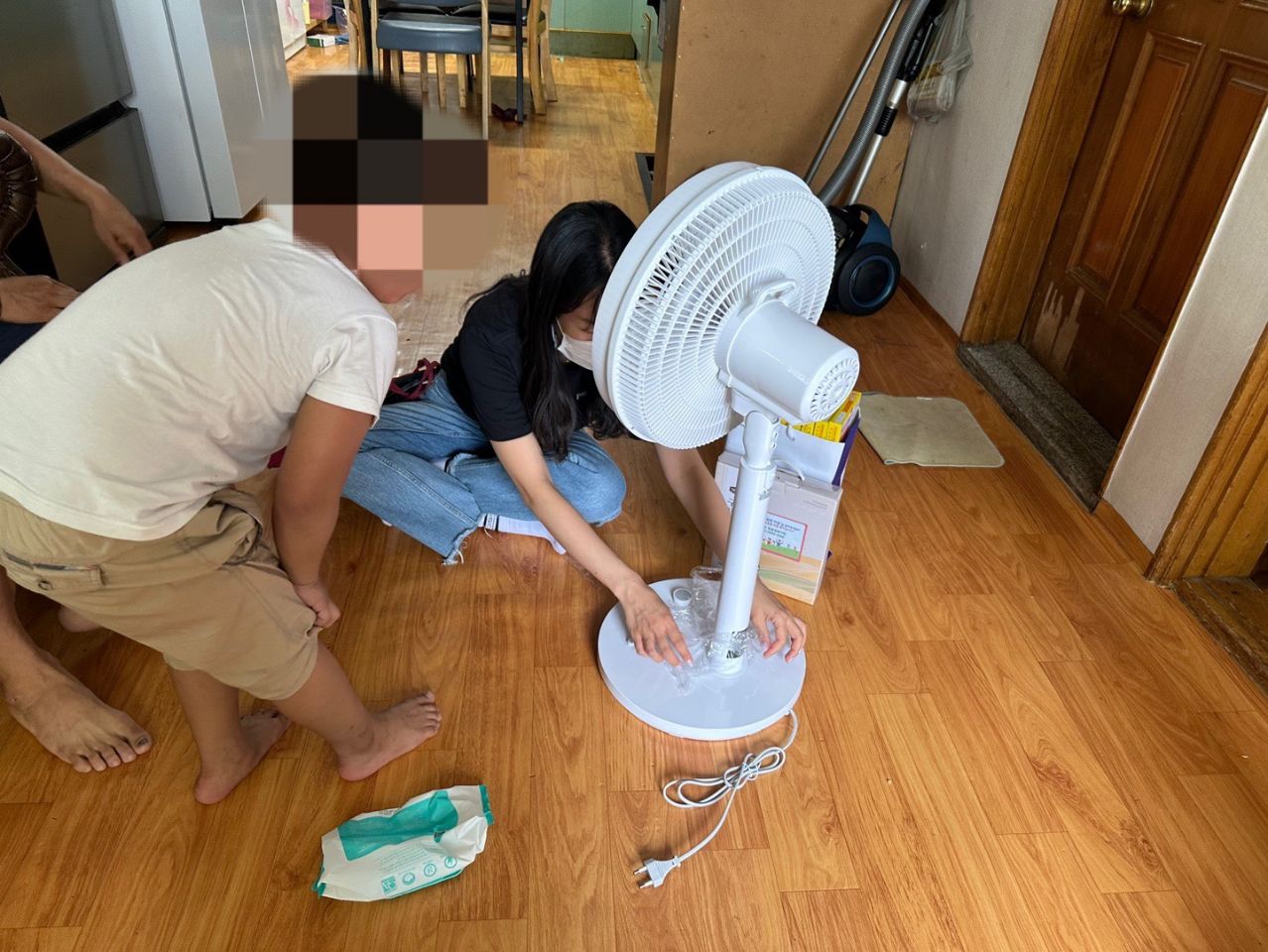 익명의 후원자, 동천동 행정복지센터에 선풍기 15대 기탁