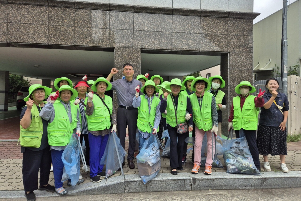 선도동에서 추석맞이 환경정비를 실시했다