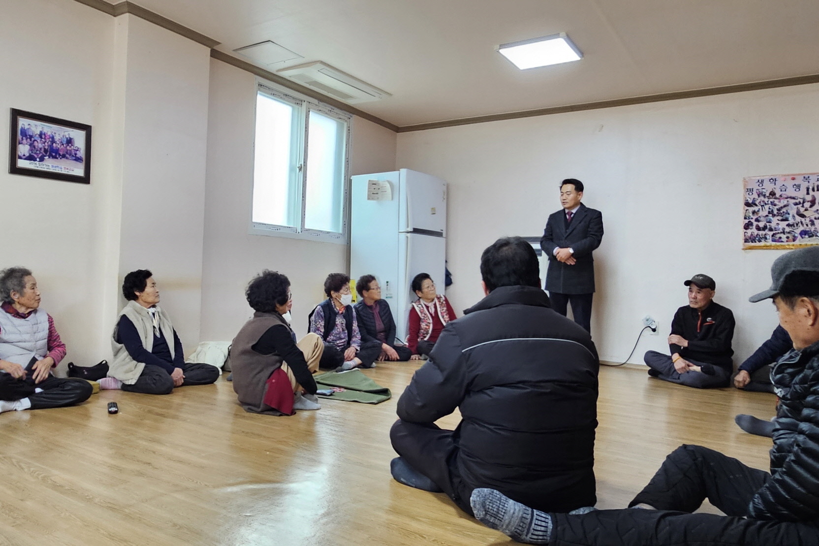 이헌득 건천읍장이 경로당을 방문했다.