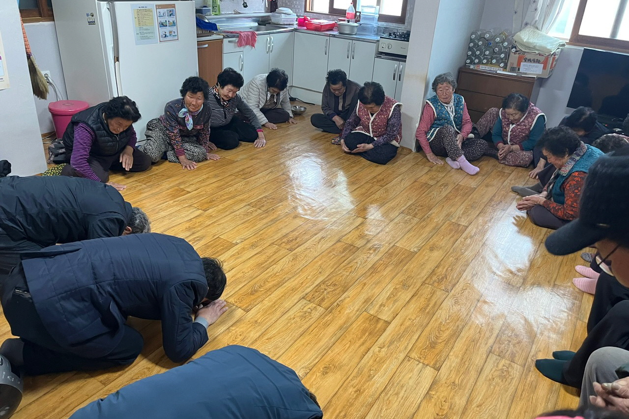 감포읍장이 경로당을 방문했다.
