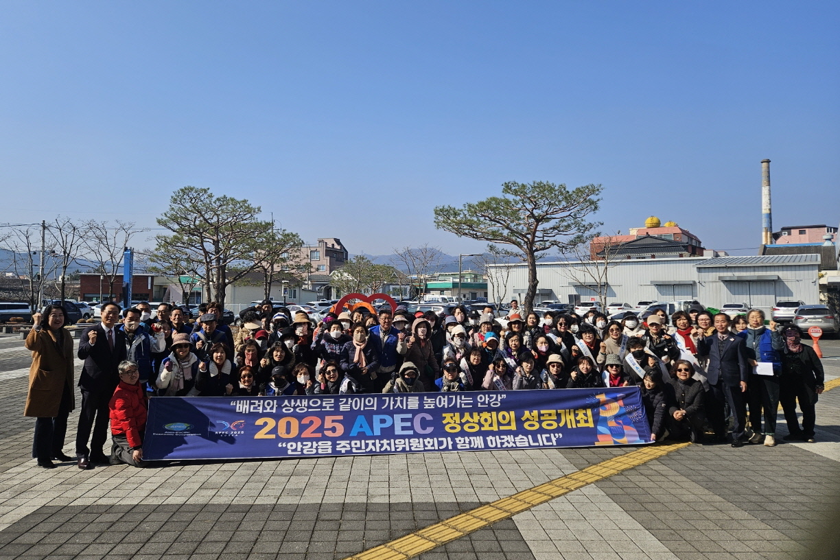 북경주행정복지센터가 불법 광고물 정비 활동을 펼쳤다.