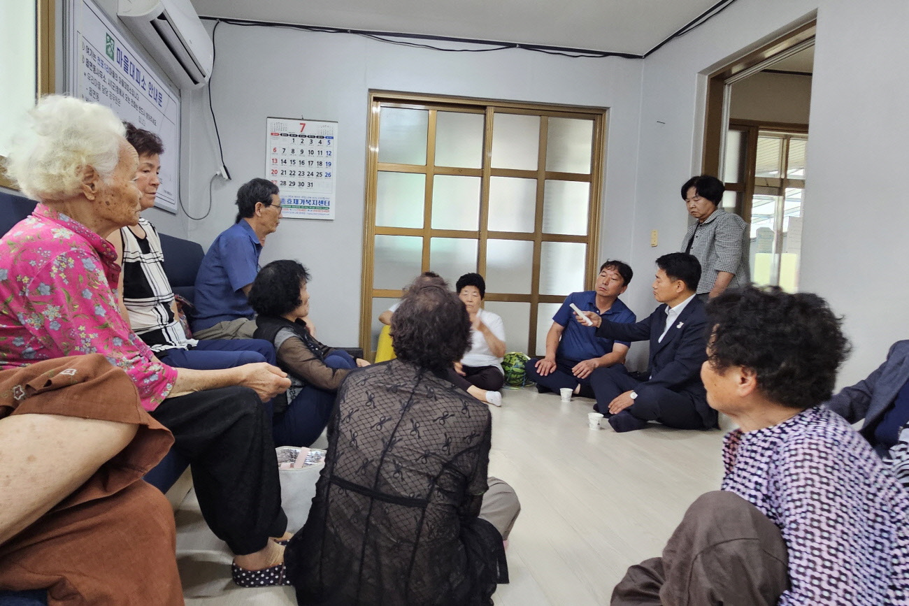 경로당 방문인사 사진.