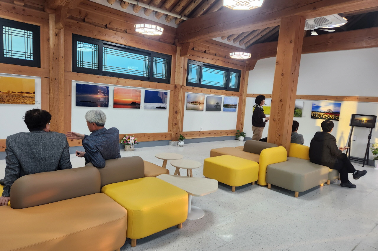 황남동행복갤러리, 사진이야기 사진전 개최