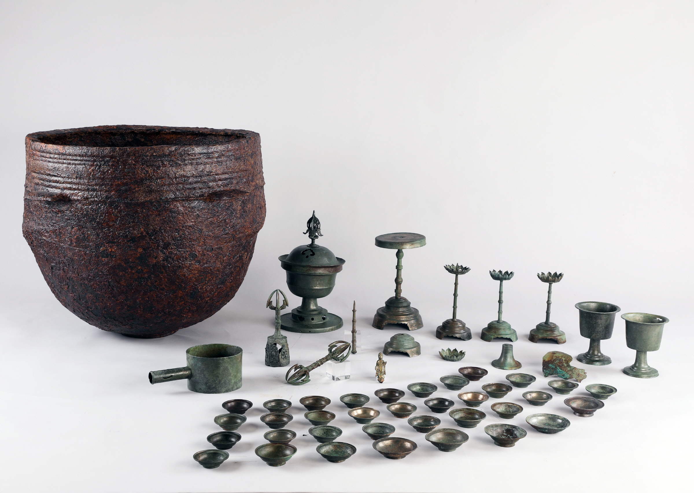 경주 흥륜사지(전 영묘사지) 출토 불교공양구의 가치와 의미 재조명