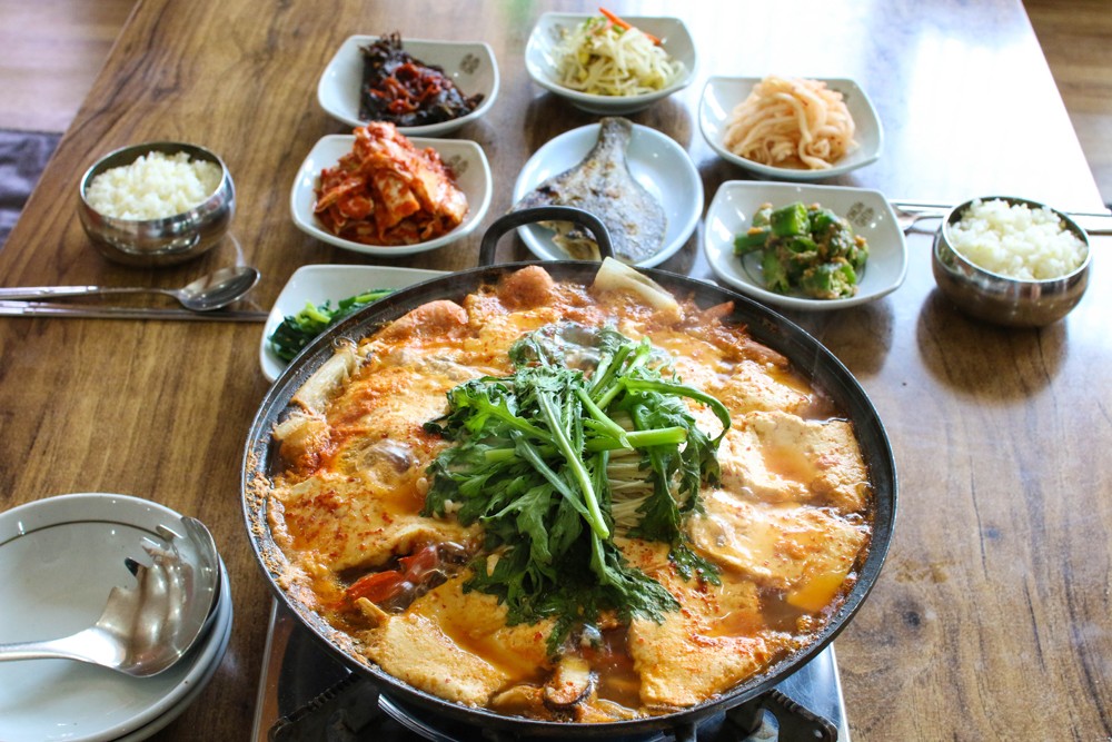 숲머리식당(전통맷돌순두부) 메뉴-두부전골 한상차림