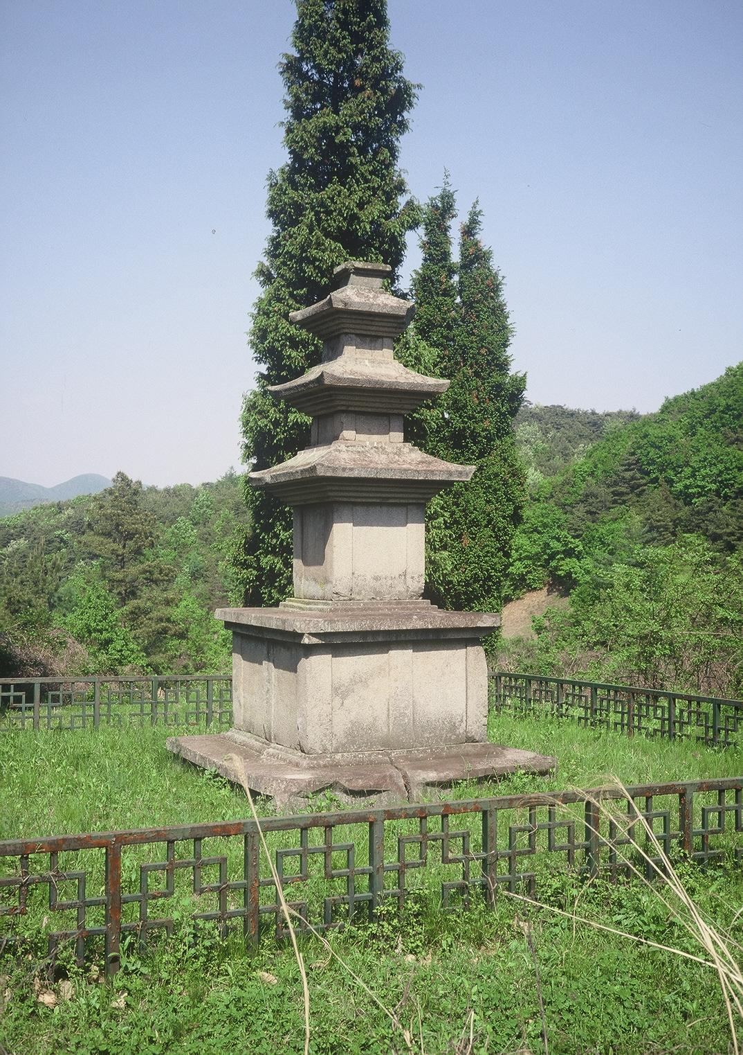 남사리사지삼층석탑2