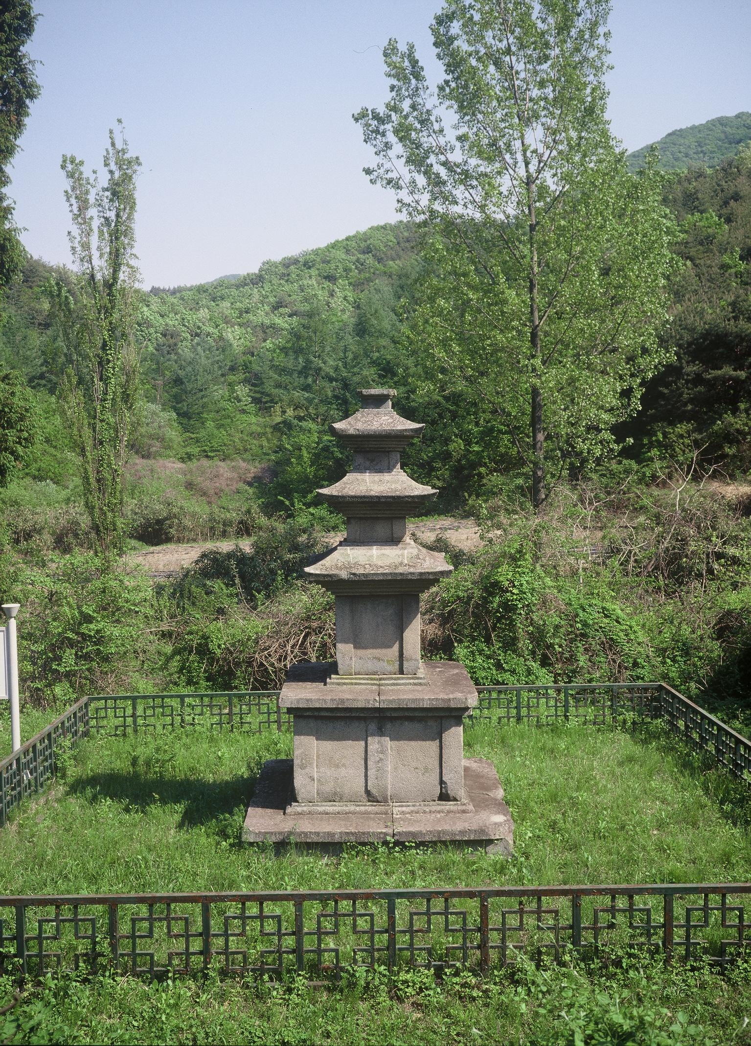 남사리사지삼층석탑4