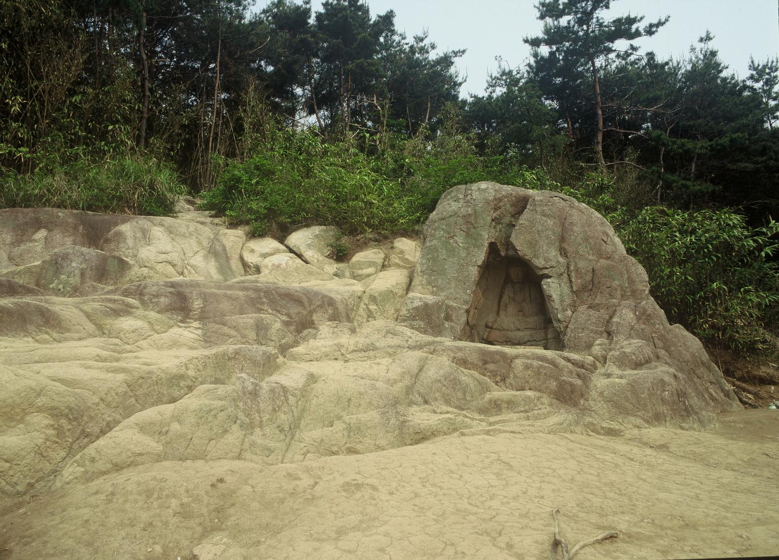 남산불곡석불좌상5