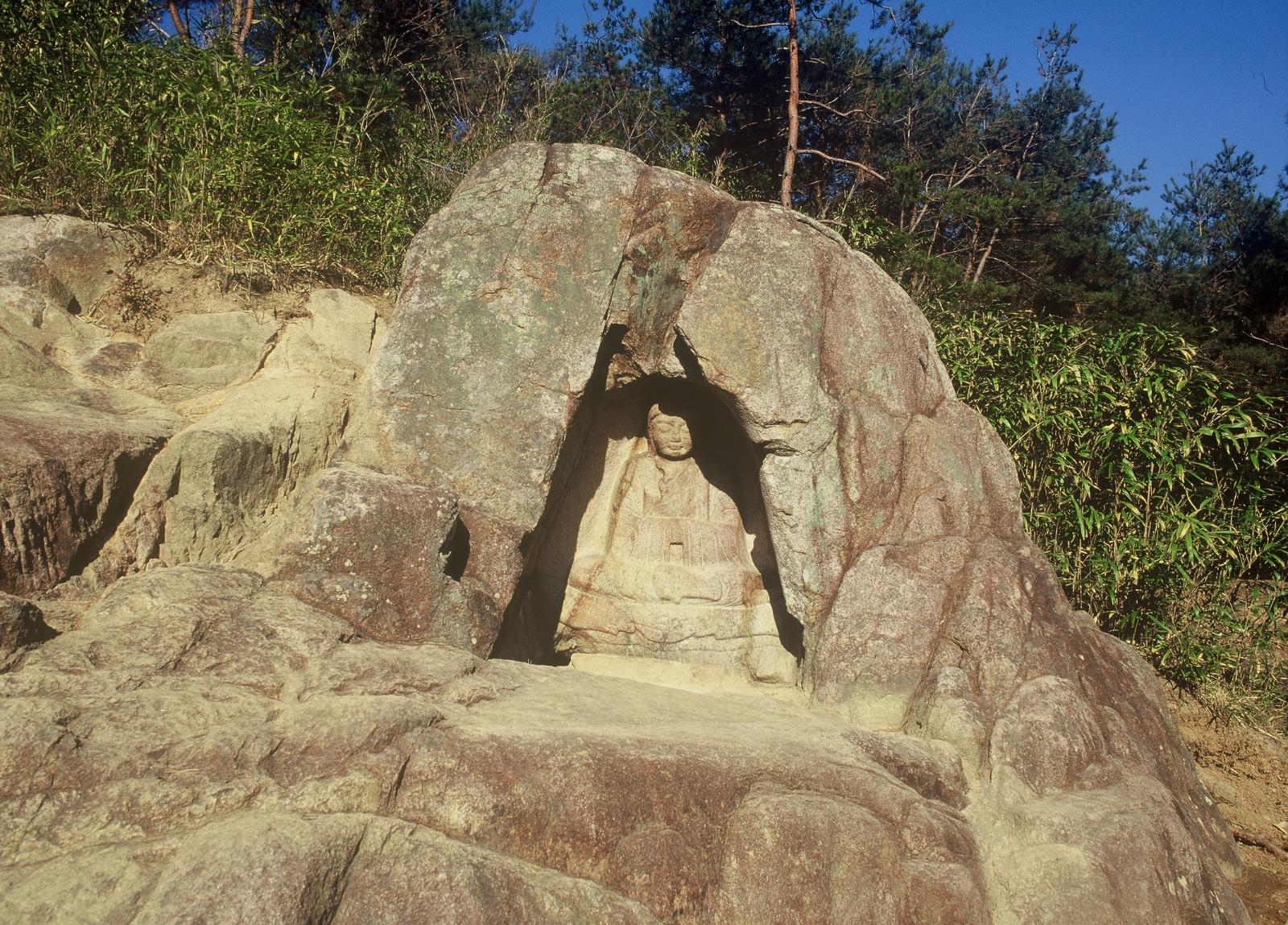 남산불곡석불좌상9