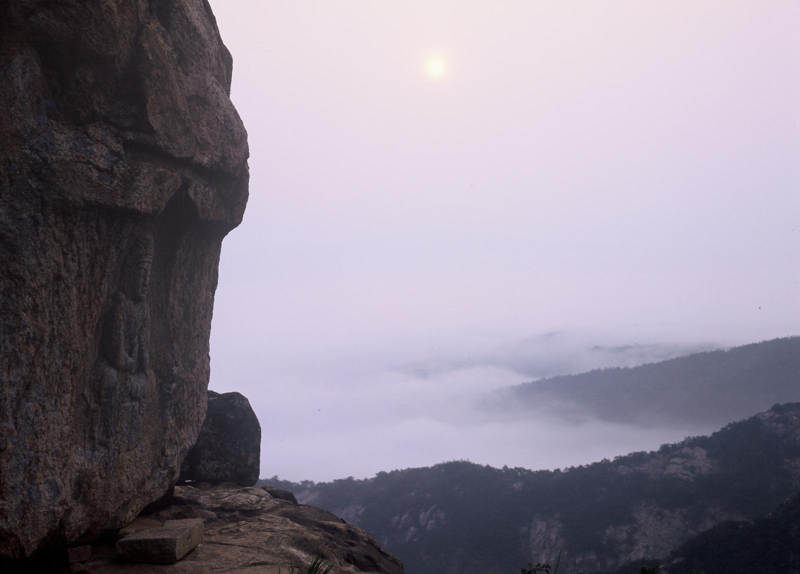 남산신선암마애보살반가상2