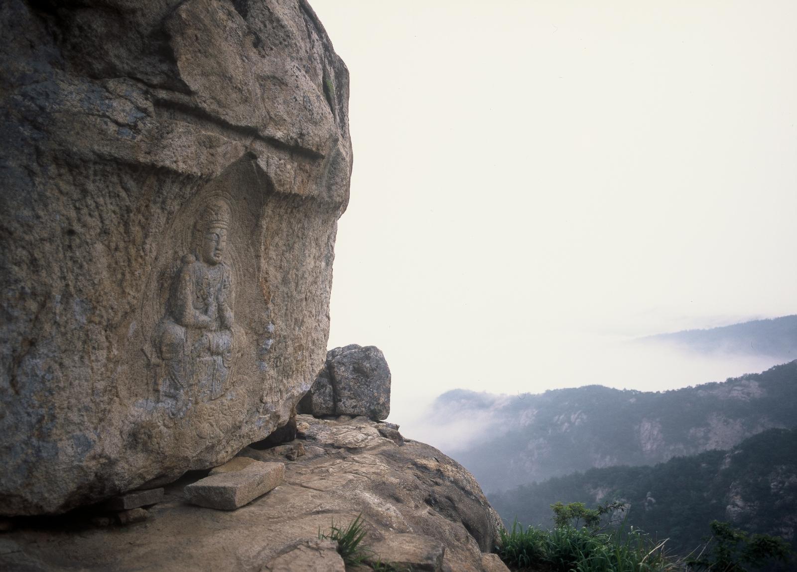 남산신선암마애보살반가상7
