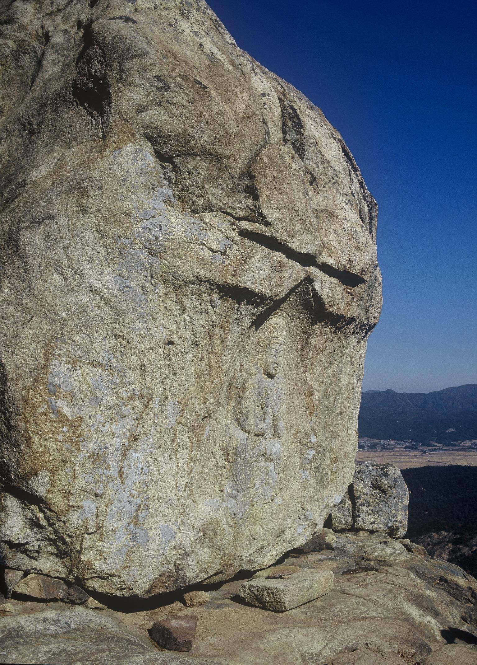 남산신선암마애보살반가상8