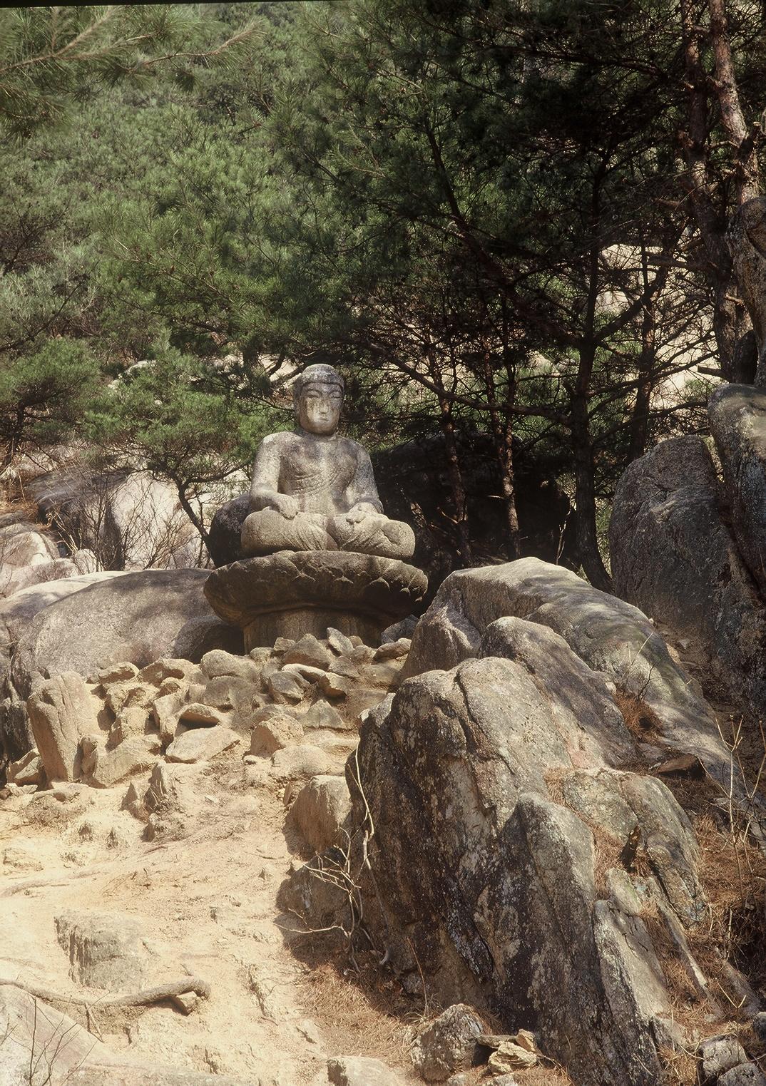 삼릉계곡석불좌상