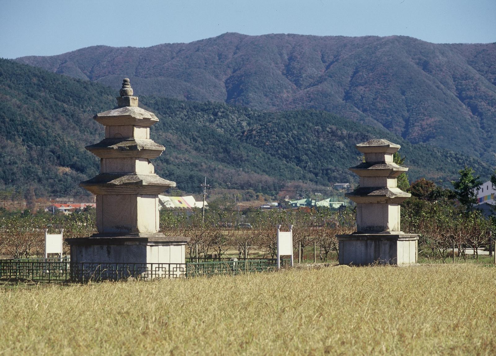 천군리삼층석탑