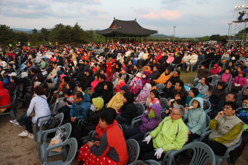 경주 안압지 상설공연 '성황'
