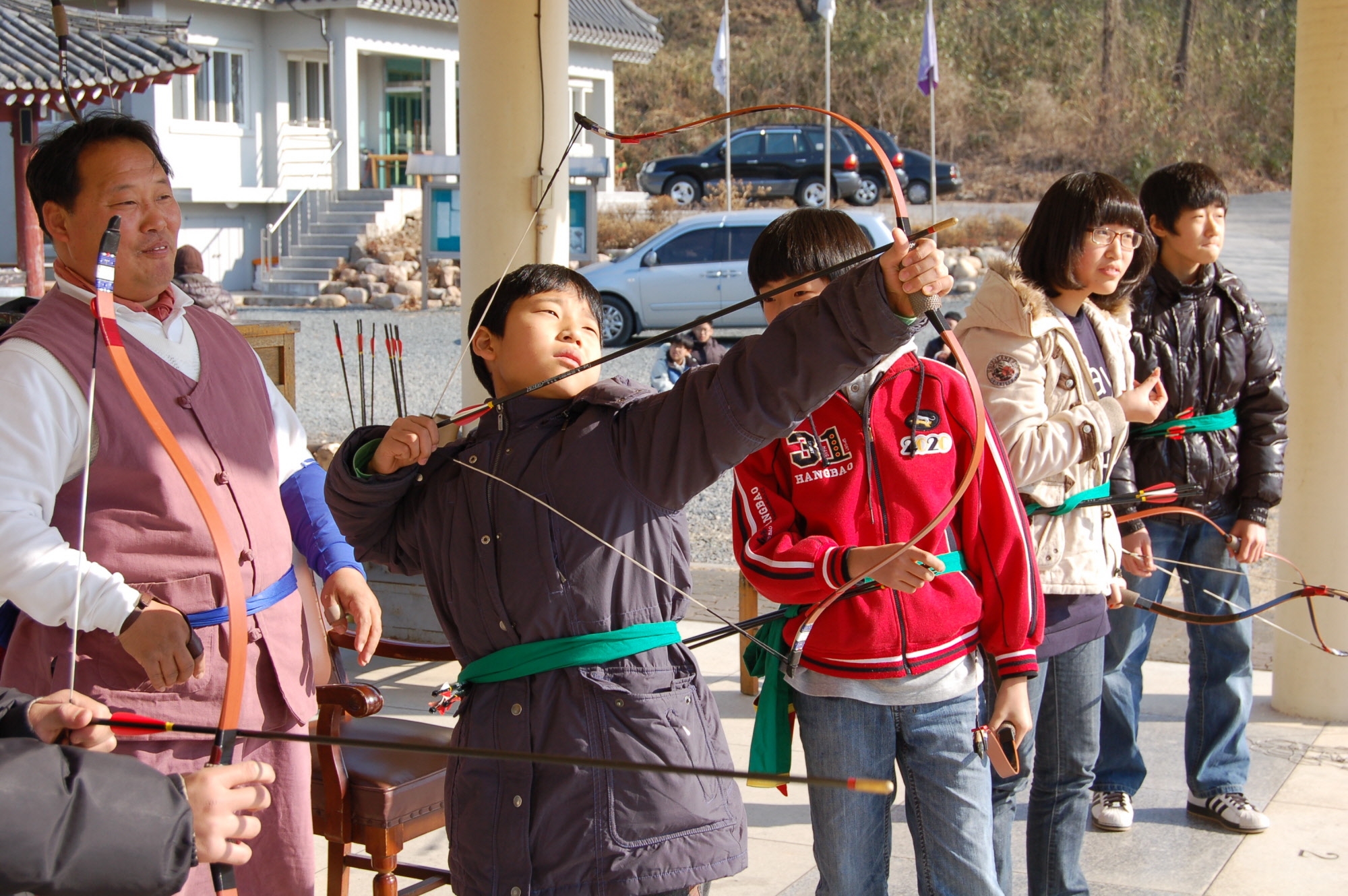 『 화랑의 얼과 발자취를 찾아！ 』