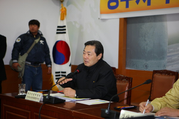맹형규 행정안전부장관 경주구제역비상대책본부 방문
