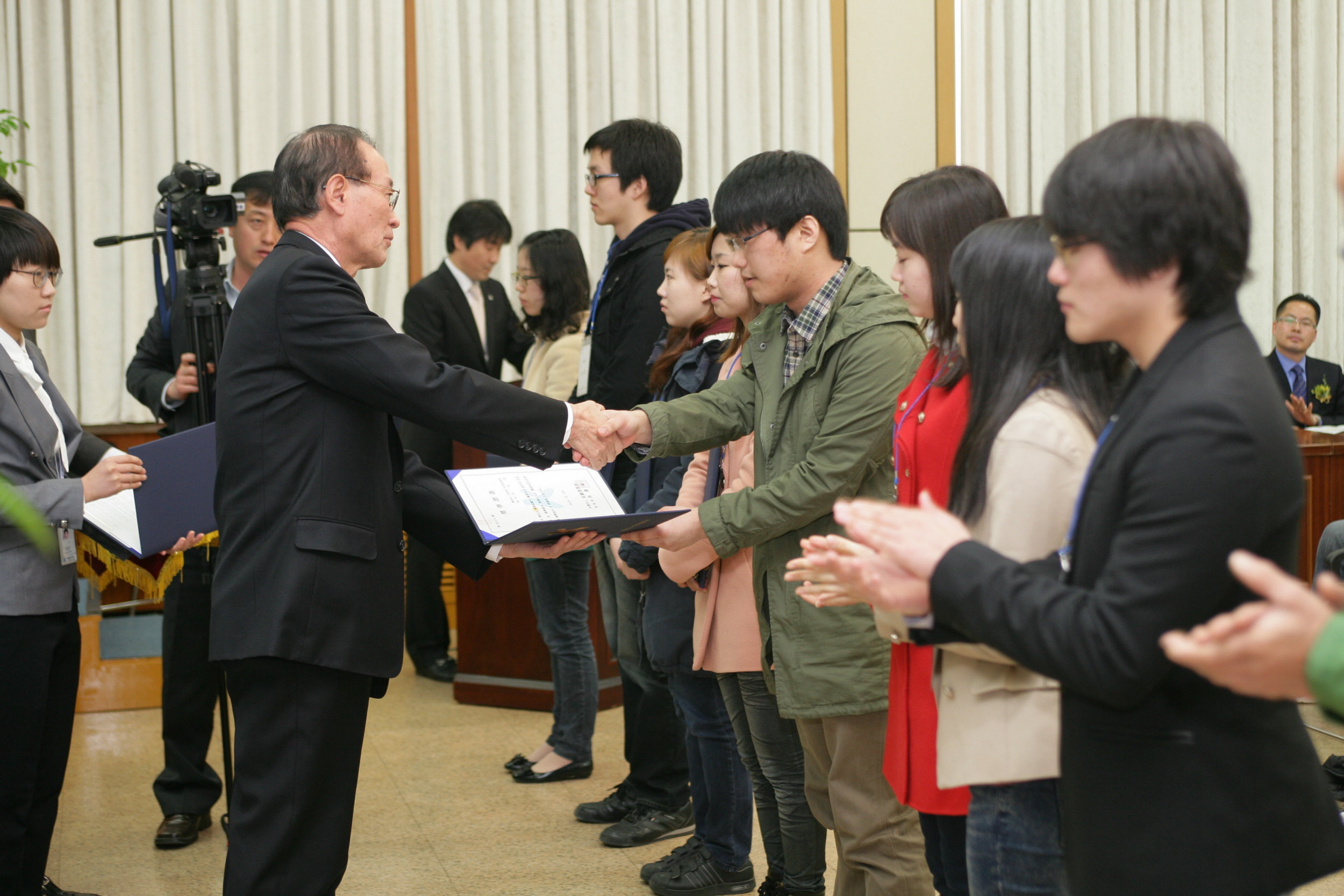 동암장학회, 2011년도 1학기 장학금 전달식 개최