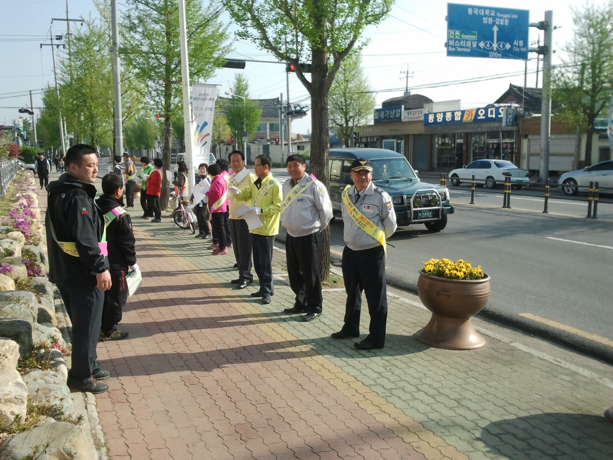 상처받은 친구마음 감싸주는 우리우정