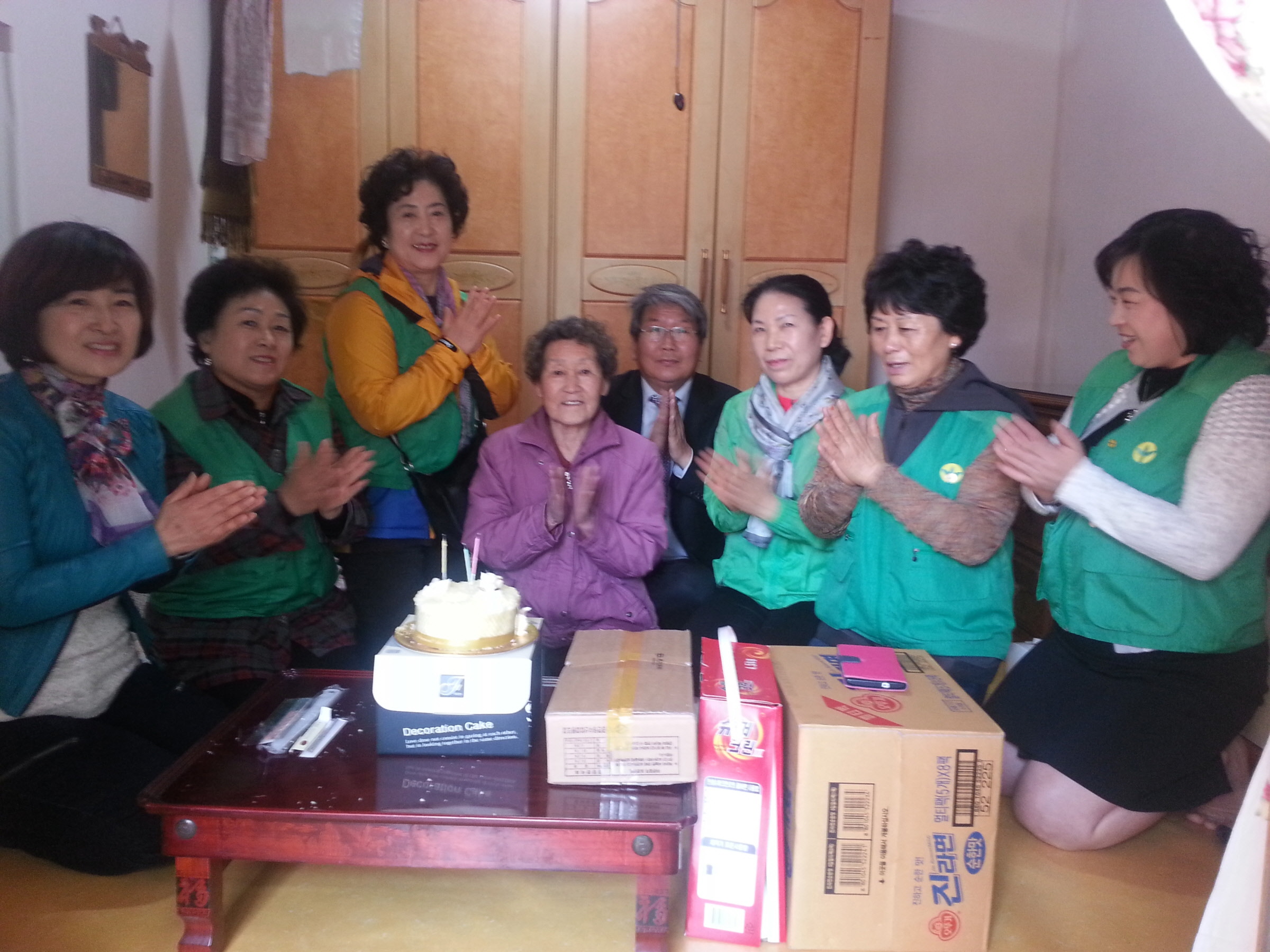 동천동새마을부녀회 독거노인 생일축하 방문