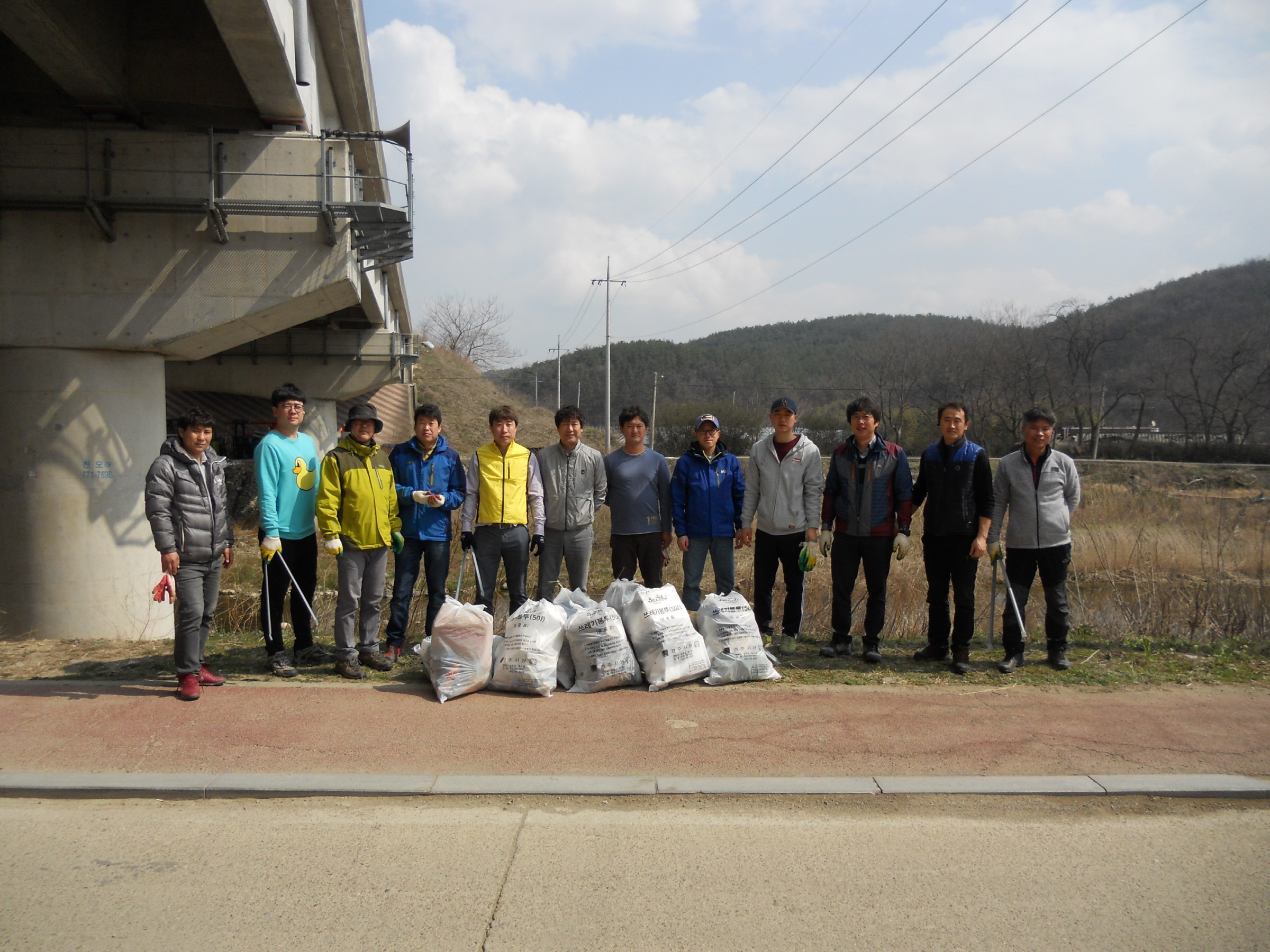 현곡면 청년회, 고향하천살리기 정화활동