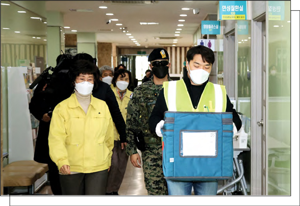 코로나19 물러가라! 1분기 백신접종 시작